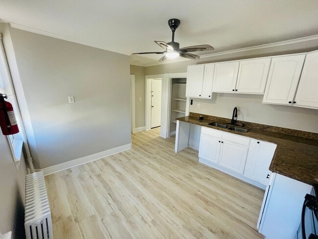 Photo - 65-67-67 Kenmore Ave Unidad 2