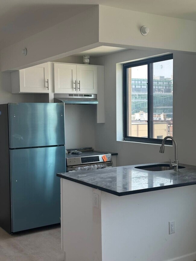 Photo - 947 College Ave