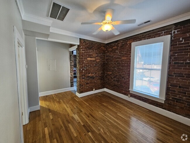Building Photo - 603 Lindsay St Rental