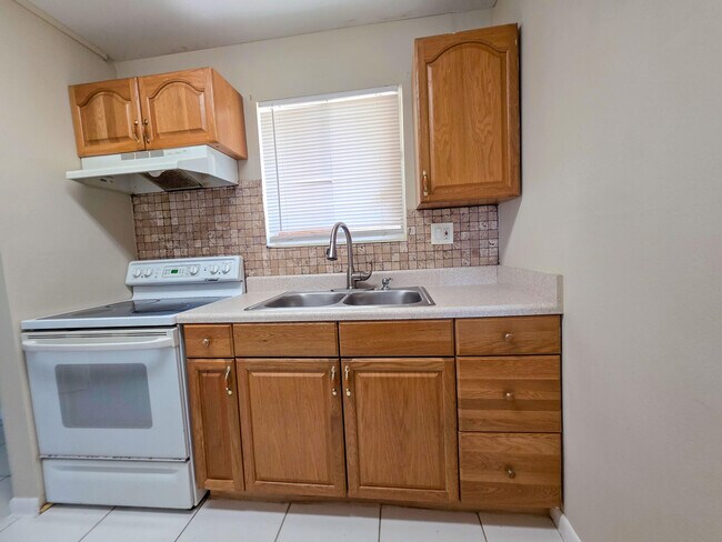 Photo - 6106 Forest Hill Blvd Unit 207