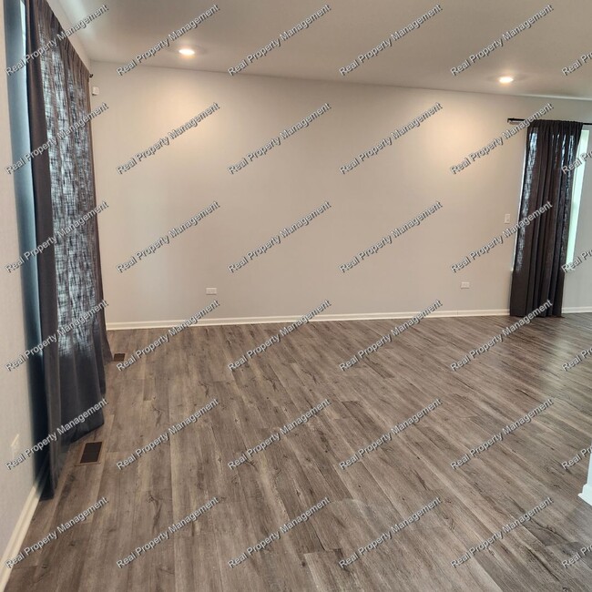 Photo - Like New 3 Bedroom Townhome