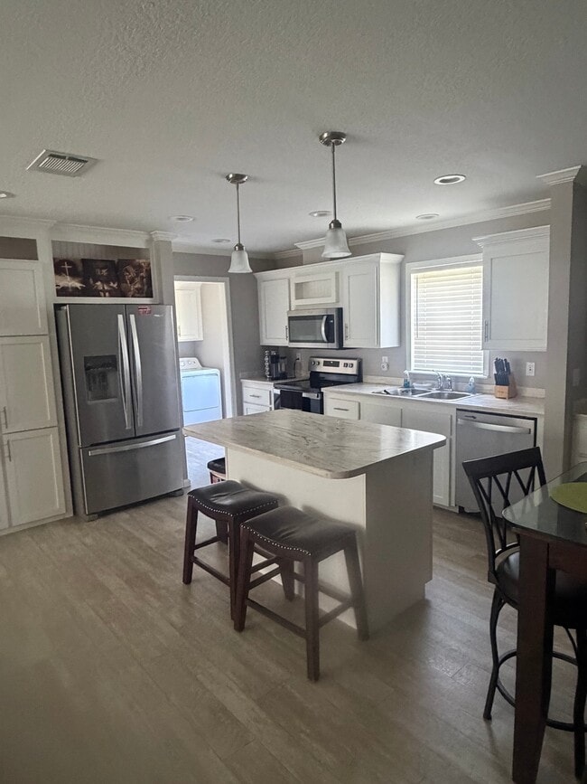 15440 Orangeade Dr