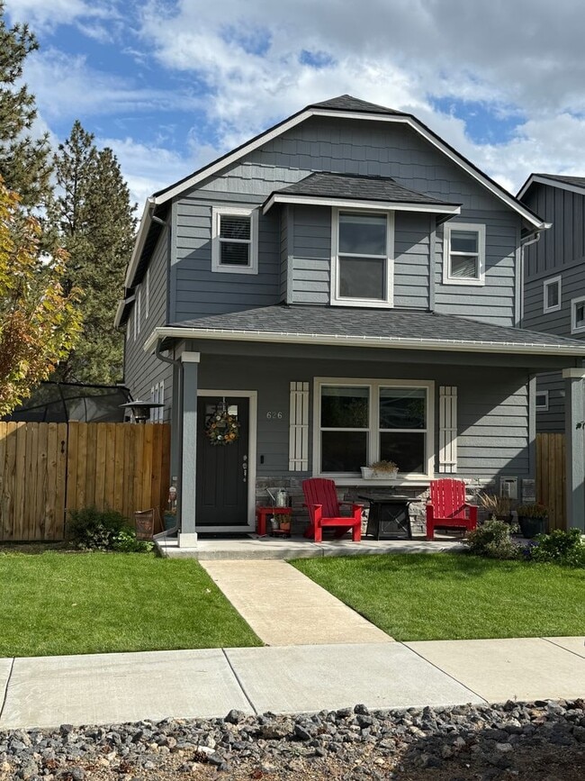 Photo - Gorgeous 3-Bdr Home in McKenzie Meadows Vi...