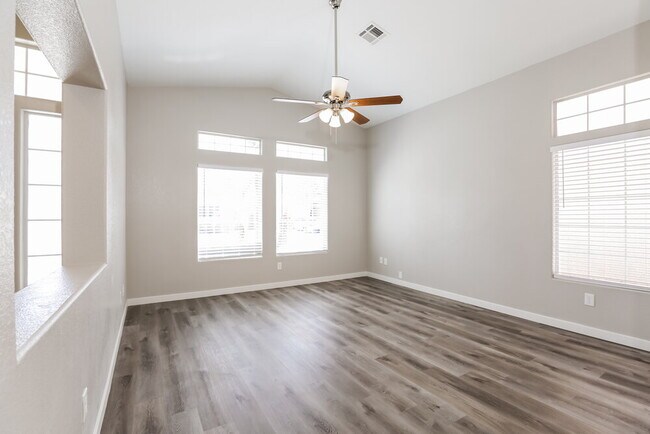 Photo - 3565 Scottsbluff St
