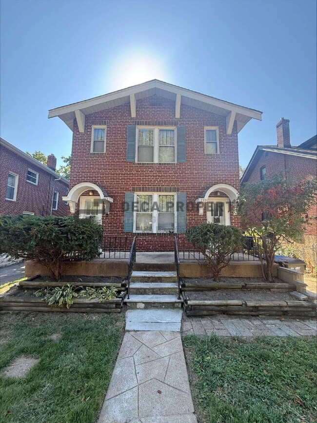 Building Photo - 1252 Moorlands Dr