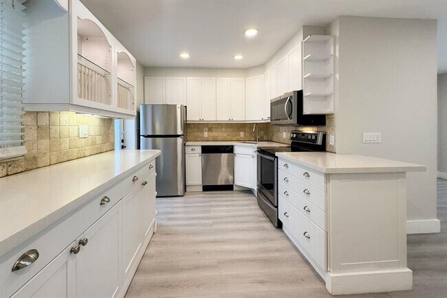 Photo - 1641 NE 5th Ct