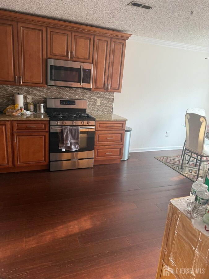 Photo - 200 Prestwick Way