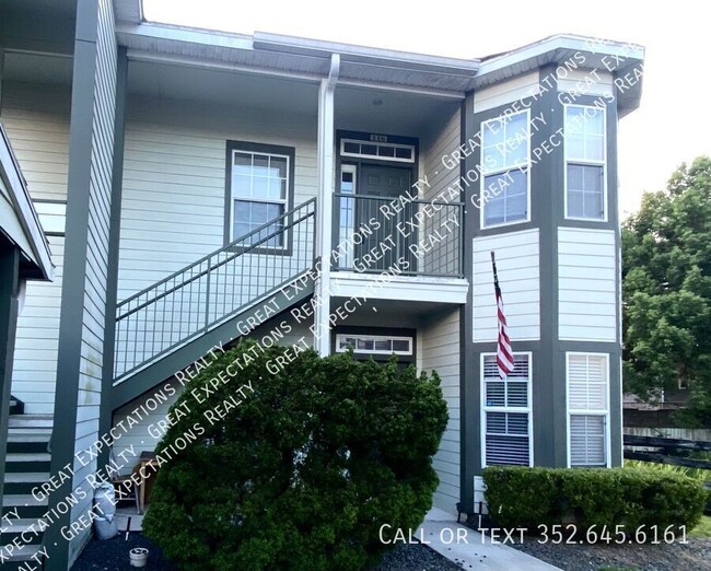 Building Photo - 2935 NE 7th St Unit # 8102-E,  116 Rental