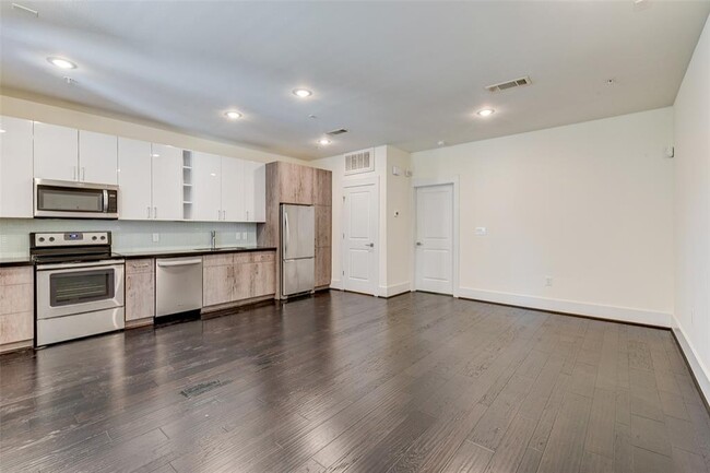 Photo - 2401 Crawford St Condo Unit B106