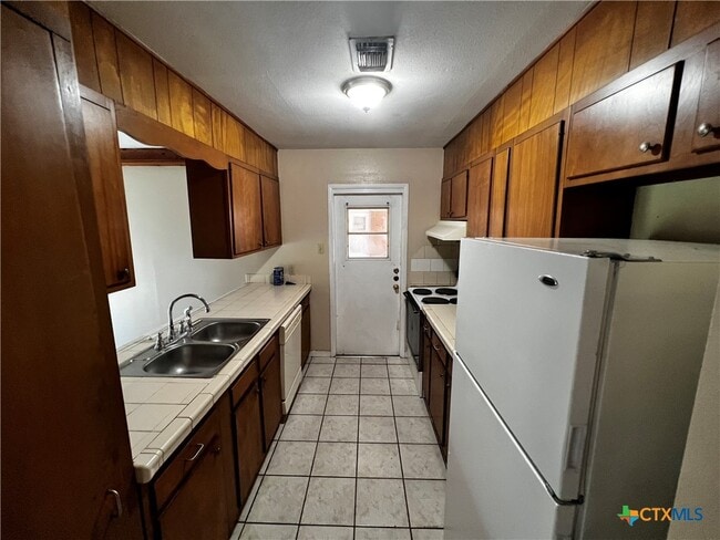 Photo - 1004 Hillyer St