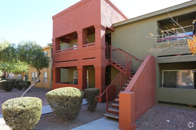 1BR, 1BA - 574 SF