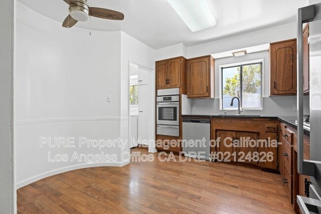 Photo - 1534 S Hayworth Ave