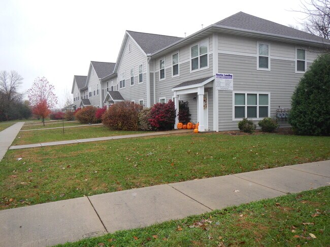 Photo - 1210 W Carriage Dr Townhome