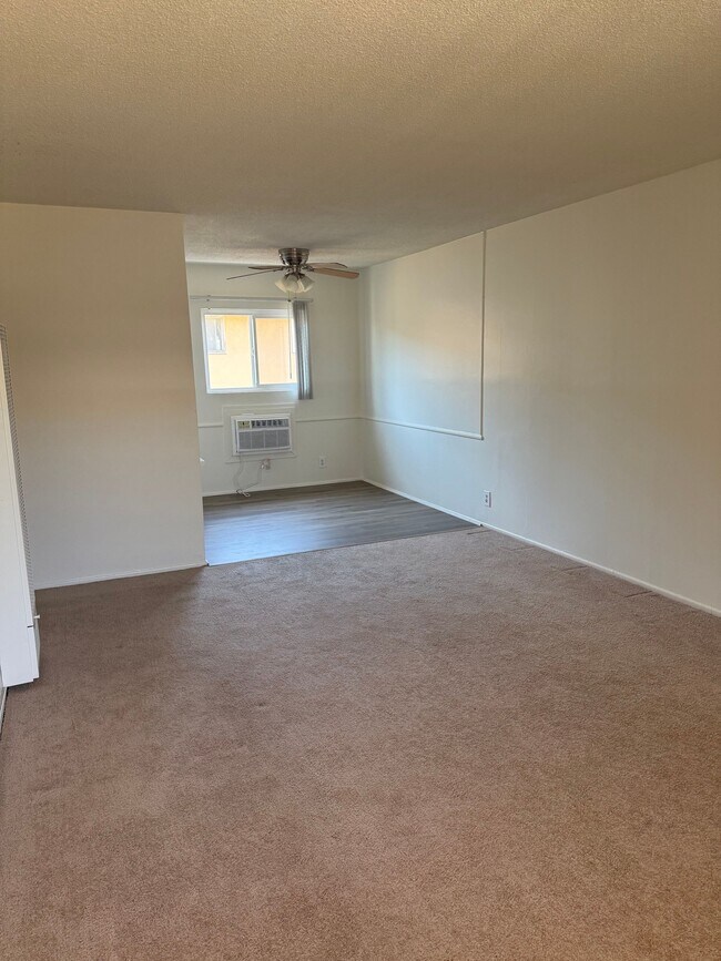 6857 Whitsett Ave