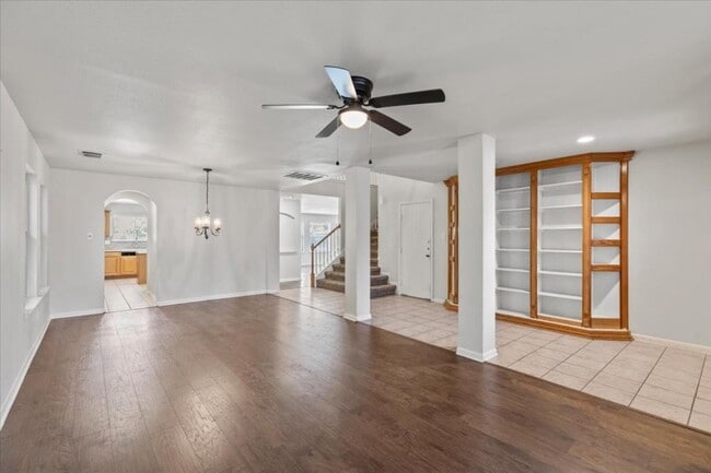 Photo - 208 Valona Dr