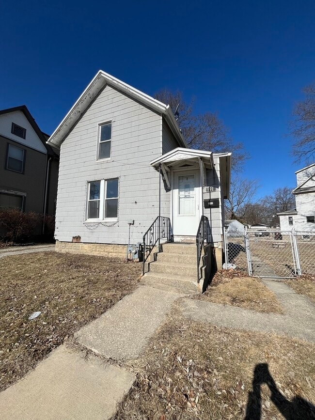 Photo - 391 E Marsile St