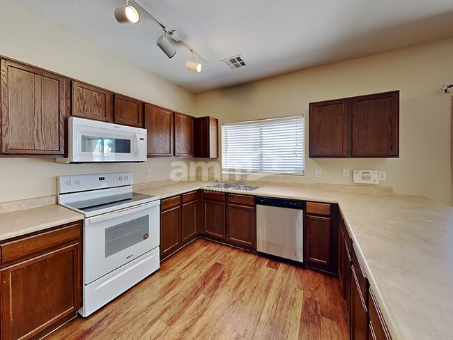 Photo - 25841 W Miami St