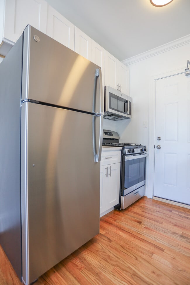 Photo - 4415 N Hamilton Ave Apartment Unit #1E