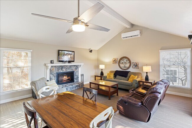 Building Photo - 415 Staniel Cay Dr Rental