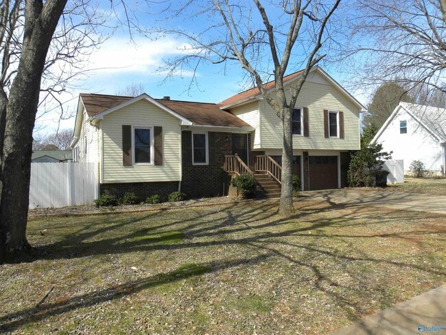 Building Photo - 128 Lewis Ln