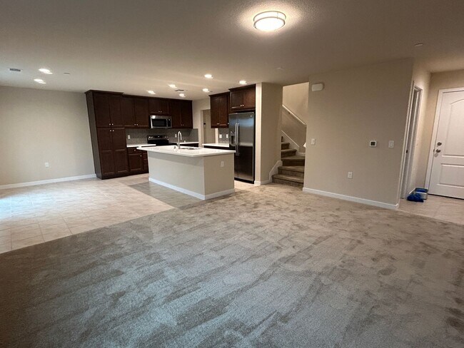 Photo - 479 Lemongrass St