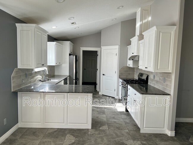 Photo - 758 Parkridge Pkwy