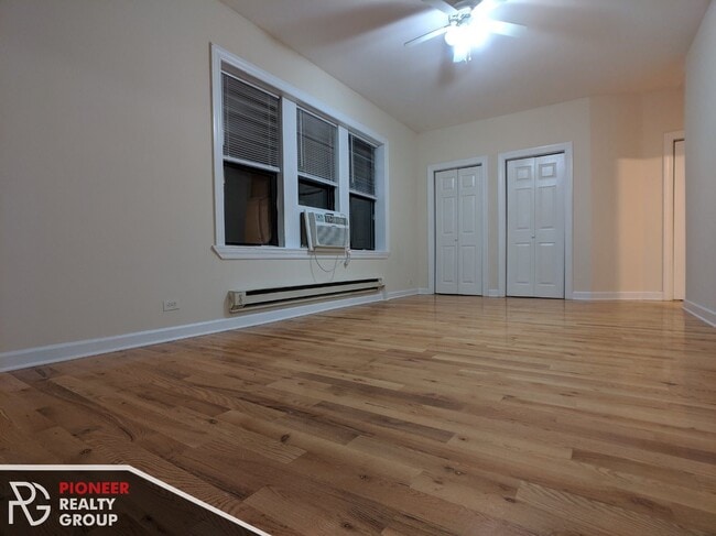 Photo - 3721 N Pine Grove Ave Apartamentos Unidad #3722-E3
