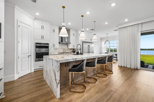 Photo - 655 Hookline Cir