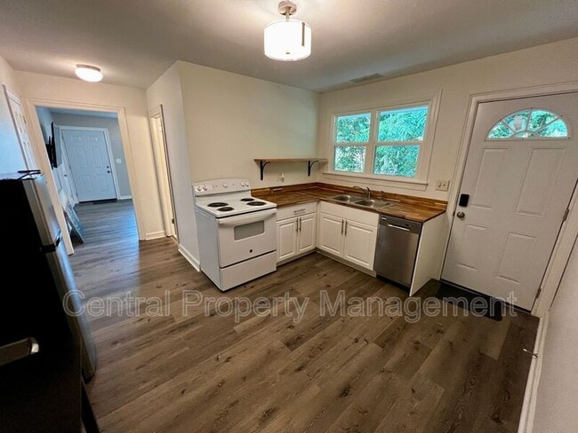 Photo - 109 Dime St Unit B