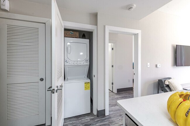 Valentine-Commons-Apartments-Near-NC-State-University-Washer-and-Dryer