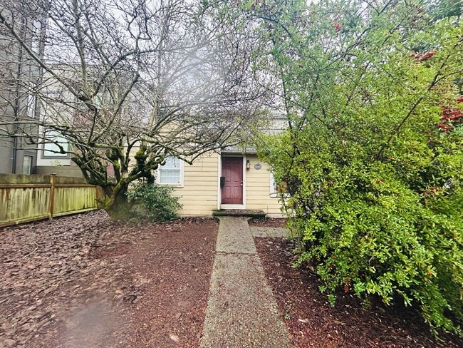 Building Photo - Charming 2 Bedroom House with Fenced Yard in Fairmount Park Neighborhood