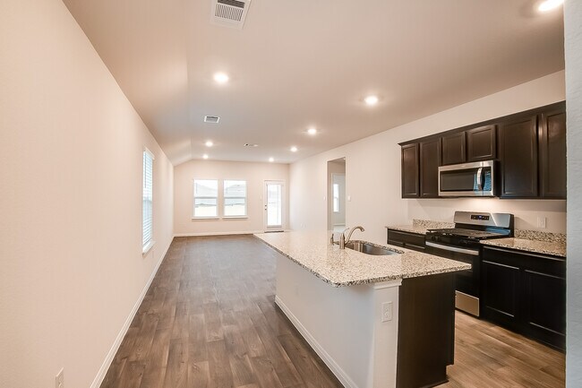 Photo - 490 Evergreen Sumac Loop