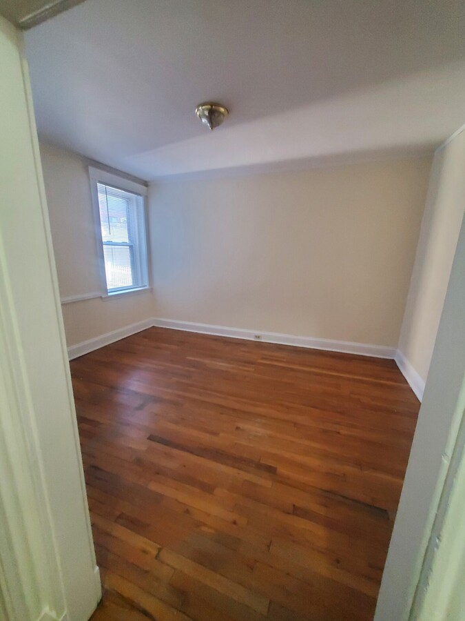 Photo - 10 Kenmore St Apartments Unit 2F