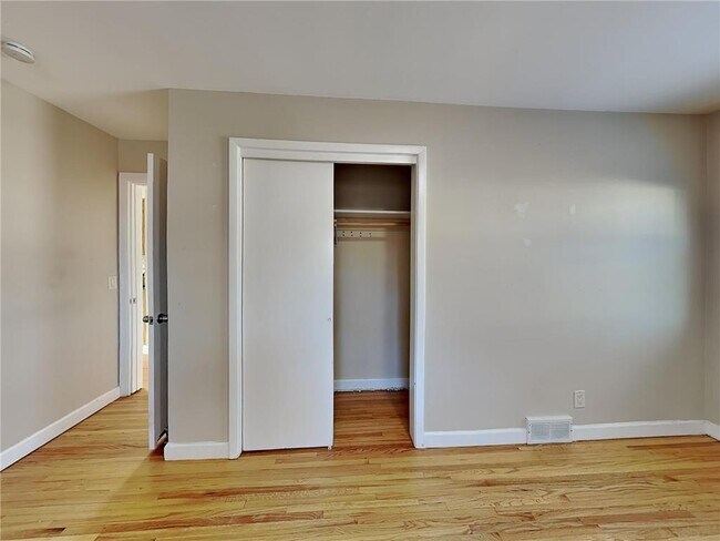 Photo - 4010 Monroe St NE