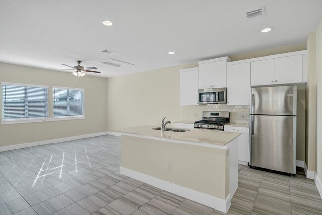 Photo - 314 Alamar Knot Way