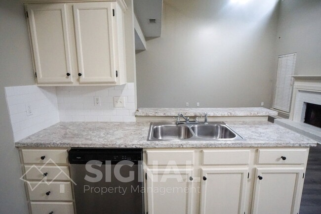 Photo - 112 Timberleaf Cir