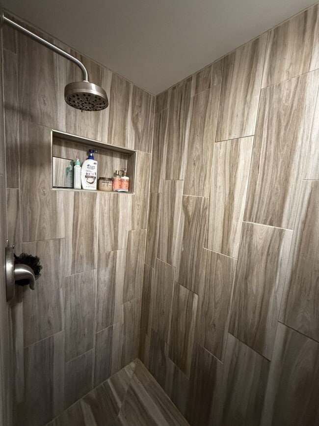Photo - 117 MN, LLC (117MN) Unit Apt 1