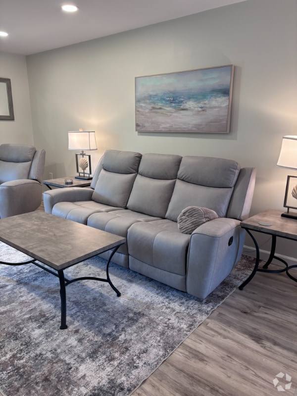 Building Photo - 102 Capri Isles Blvd Rental