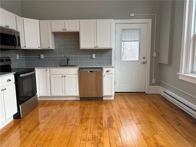 Photo - 290 Chestnut St
