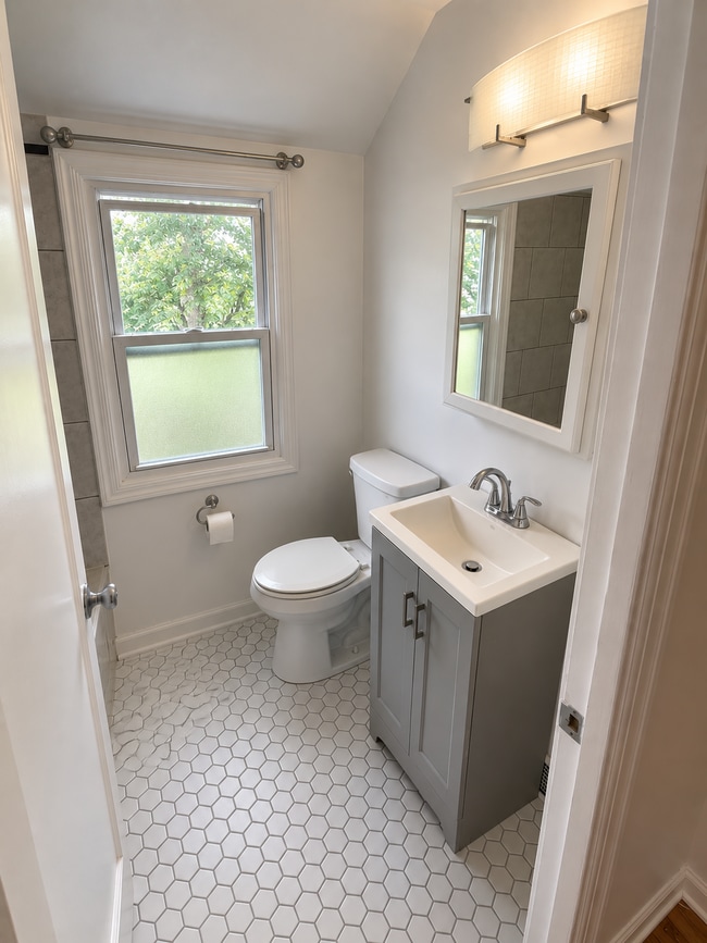 Photo - 864 Highland Ave