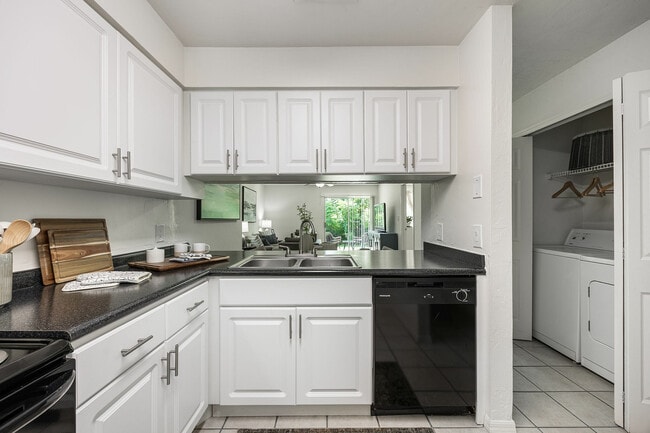 Photo - Greenwich Green