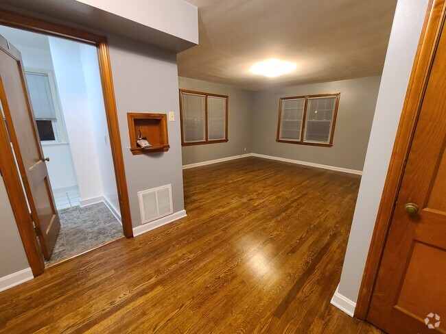 Building Photo - 1210 17th St Unit 01 Rental
