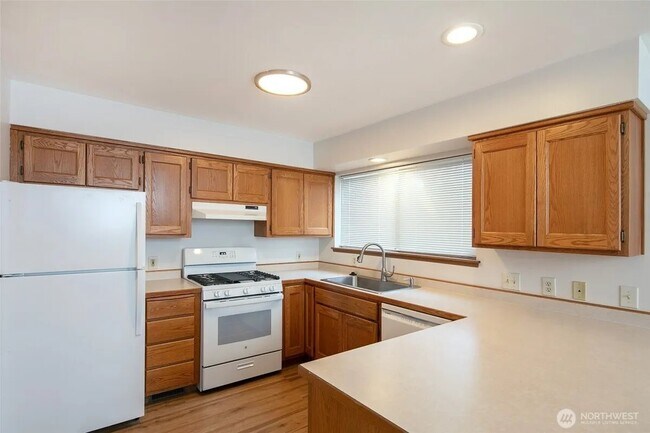 Photo - 9741 Woodlawn Ave N