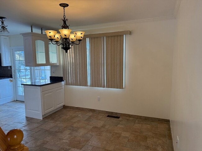 Photo - 284 Semton Blvd