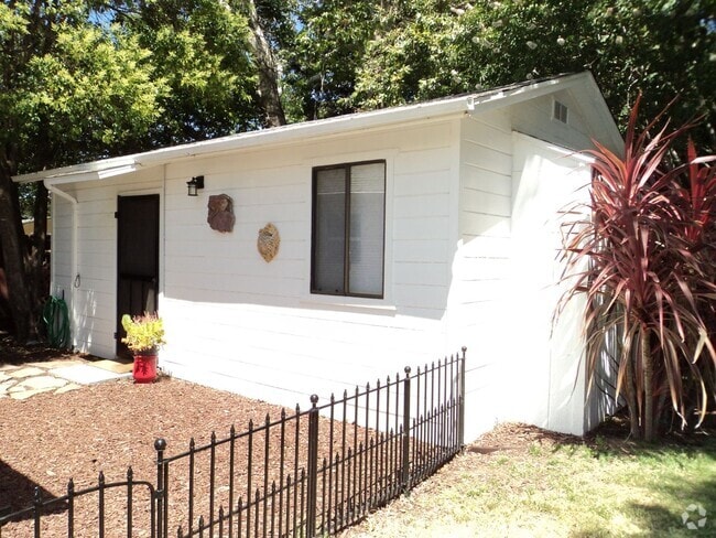 Building Photo - 684 B St Unit #1 Rental