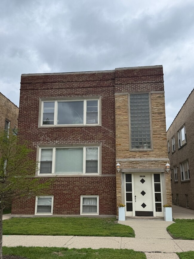 Photo - 2854 W Farragut Ave Unit 1st Floor