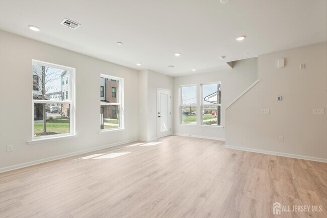 Photo - 628 Sadie Cir