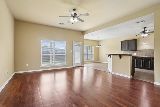 Photo - 17049 Jamestowne Dr