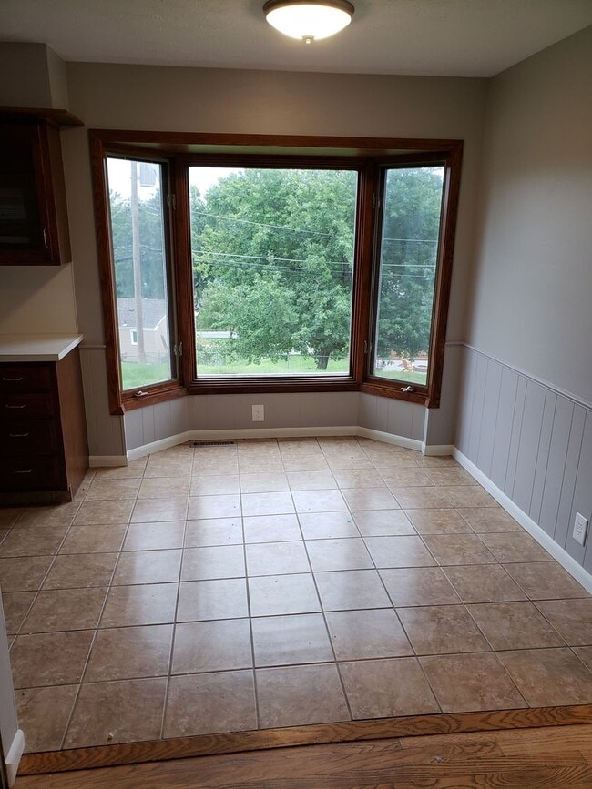 Photo - 3 bed 2 bath Newly Remodeled