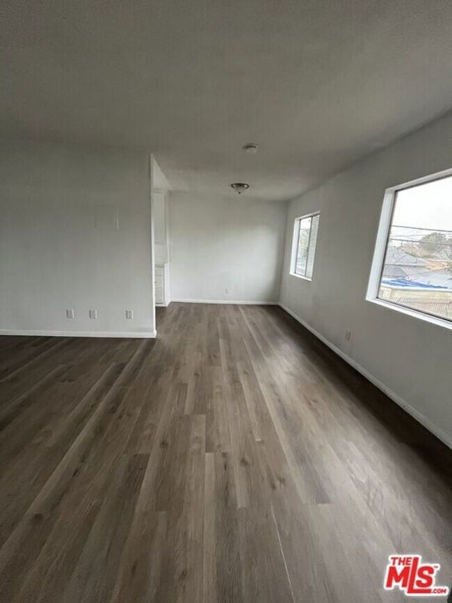 Photo - 825 E 28th St Unit 5